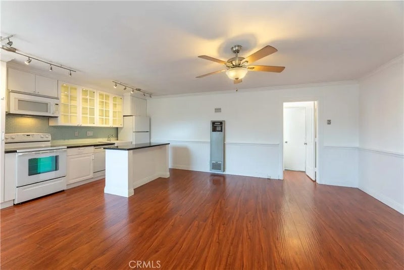 1329 E 1st 40