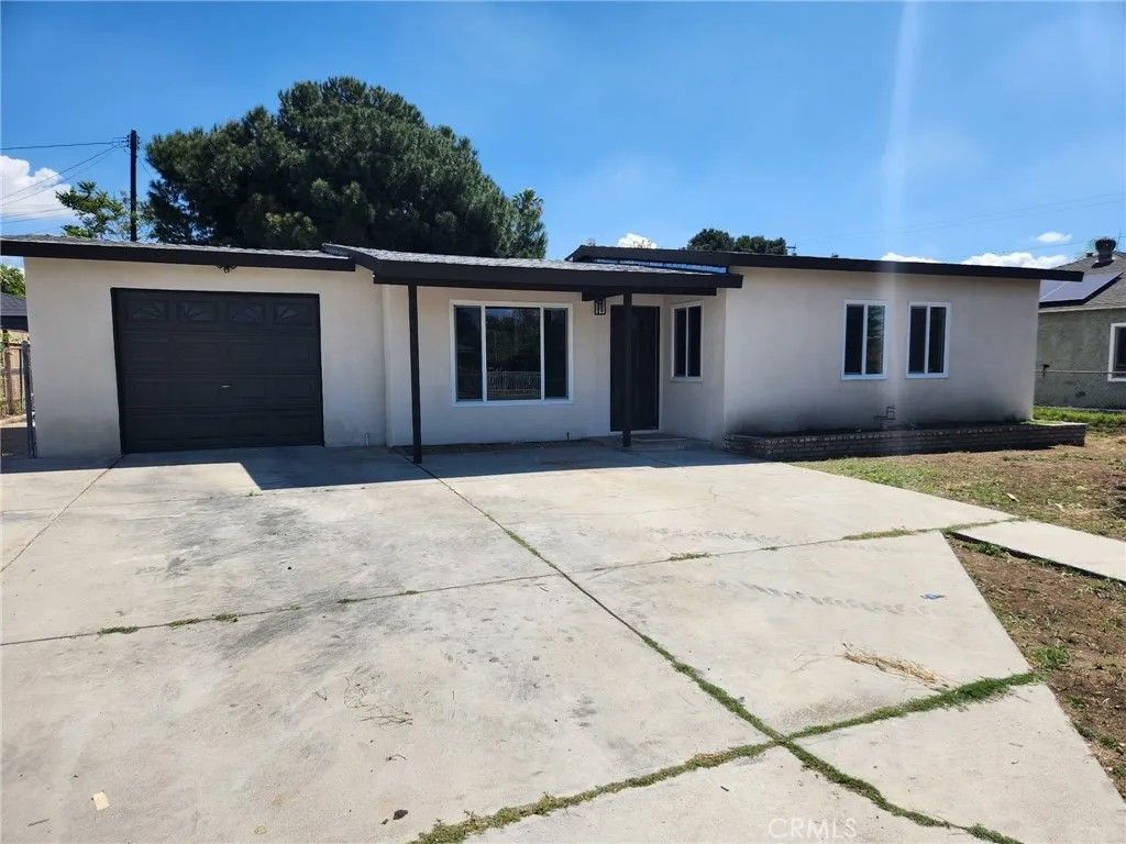 Photo of 15317 Athol St, Fontana, CA 92335 (MLS # IG26068303)
