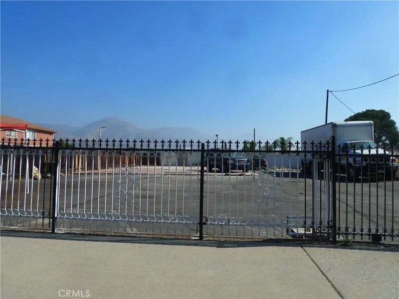 3119 N Golden