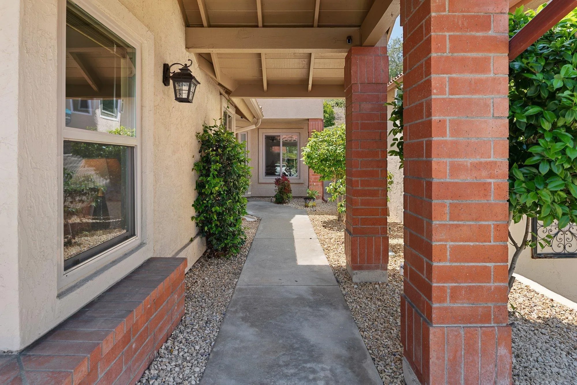 16504 Calle Pulido
