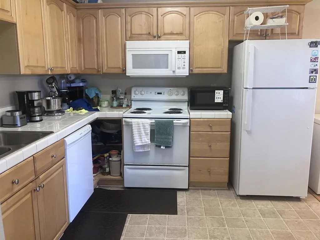 1037 E. Washington Avenue 2