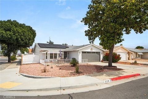 Photo of 2219 El Toro Cir, Hemet, CA 92545 (MLS # CV26163364)