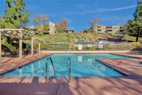 Tiny photo for 327 Chestnut Hill #22, Thousand Oaks, CA 91360 (MLS # FR25223157)