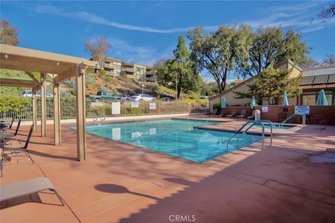 Tiny photo for 327 Chestnut Hill #22, Thousand Oaks, CA 91360 (MLS # FR25223157)