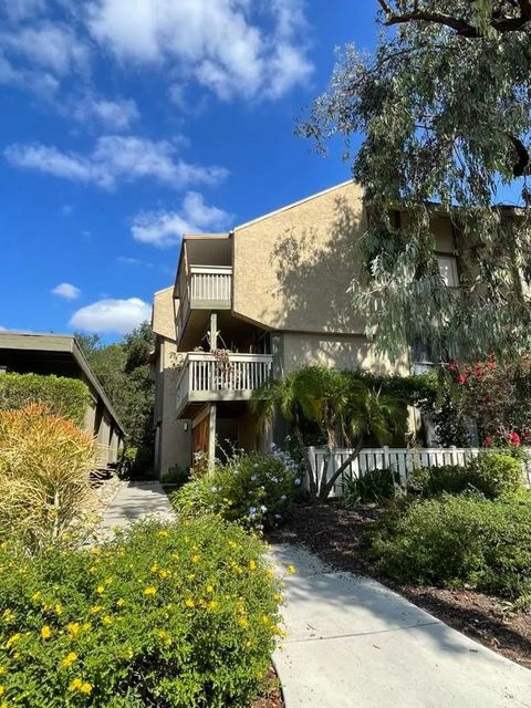 Tiny photo for 327 Chestnut Hill #22, Thousand Oaks, CA 91360 (MLS # FR25223157)
