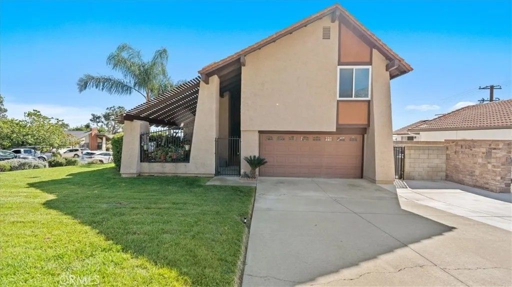 Photo of 10121 Banyan St, Alta Loma, CA 91737 (MLS # CV25223074)
