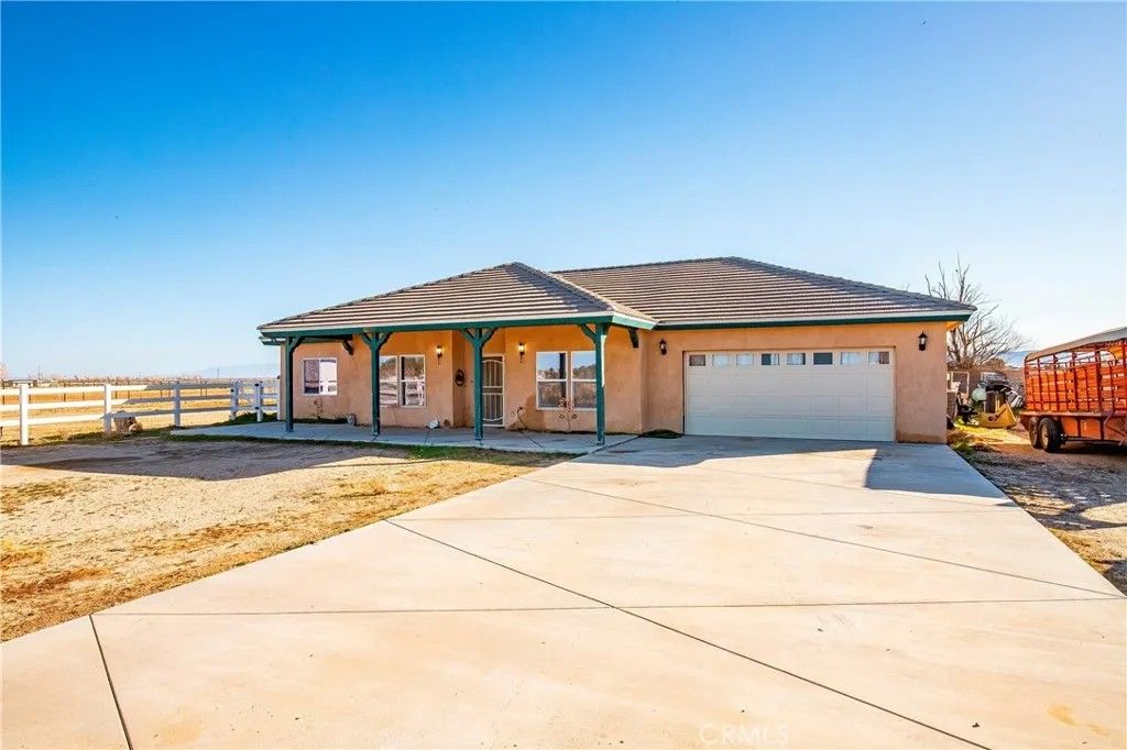 Photo of 8224 West Avenue D4, Lancaster, CA 93536 (MLS # SR26025798)