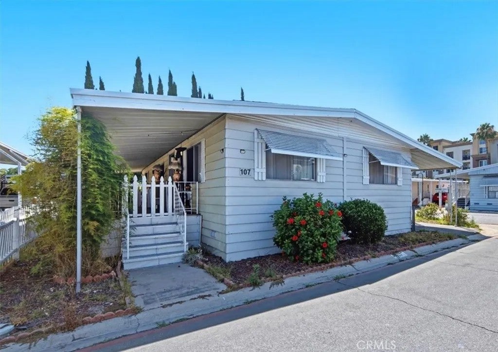 300 N Rampart 107