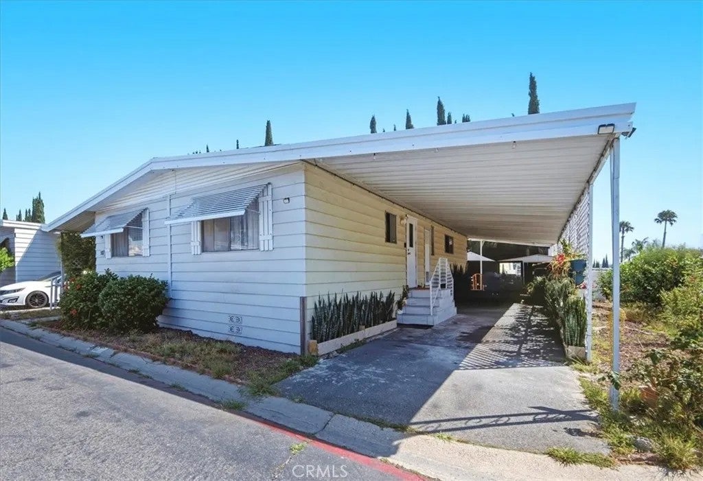 300 N Rampart 107
