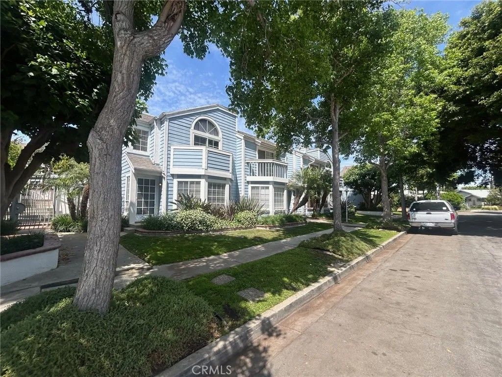 Photo of 315 N Winnipeg Place #I, Long Beach, CA 90814 (MLS # OC26078347)