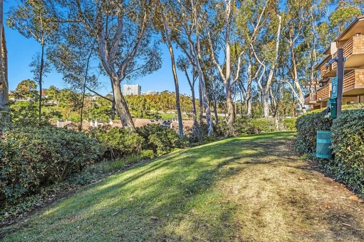 La Jolla, California 92037, United States, 2 Bedrooms Bedrooms, ,2 BathroomsBathrooms,Residential,Active,254048