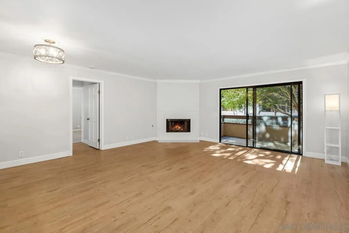 La Jolla, California 92037, United States, 2 Bedrooms Bedrooms, ,2 BathroomsBathrooms,Residential,Active,254048