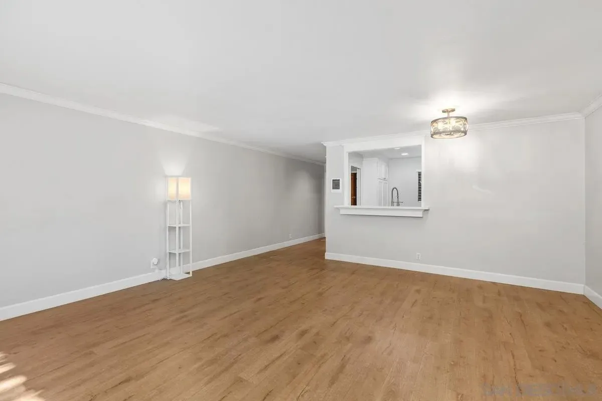 La Jolla, California 92037, United States, 2 Bedrooms Bedrooms, ,2 BathroomsBathrooms,Residential,Active,254048