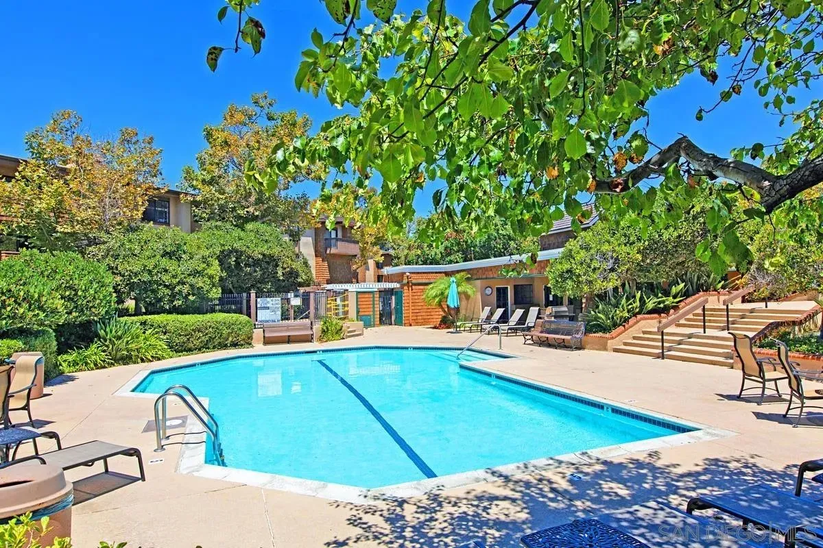 La Jolla, California 92037, United States, 2 Bedrooms Bedrooms, ,2 BathroomsBathrooms,Residential,Active,254048