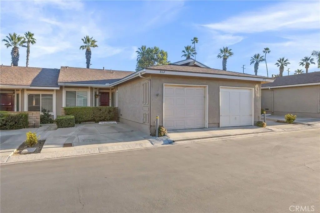 Photo of 860 Tangerine St, Corona, CA 92879 (MLS # IG26008419)