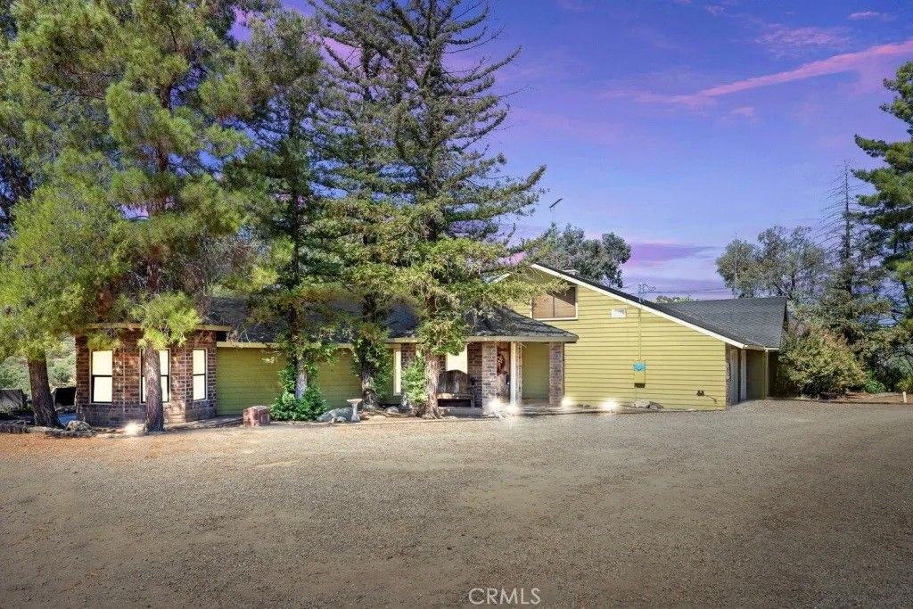 Photo of 39330 W Hwy 198, Coalinga, CA 93210 (MLS # FR26059506)