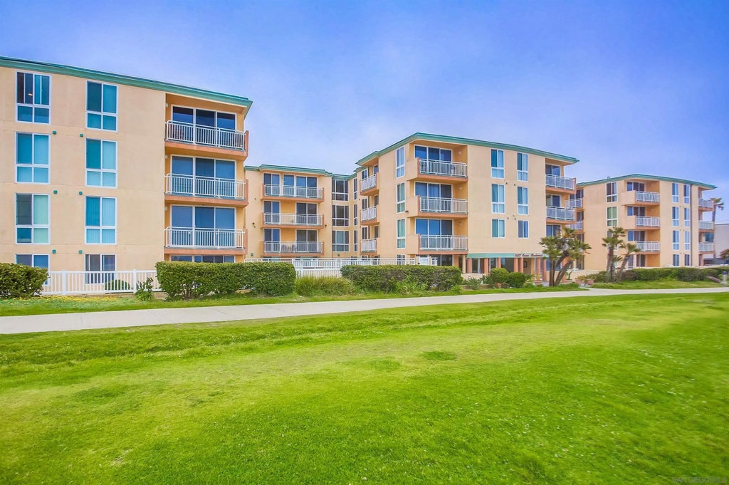 Photo of 4627 Ocean Blvd #402, San Diego, CA 92109 (MLS # 260025237)