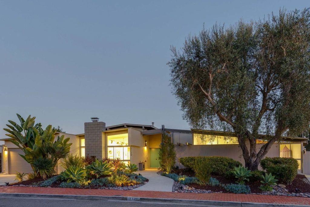 Photo of 3129 Bremerton Pl, La Jolla, CA 92037 (MLS # 260004307)