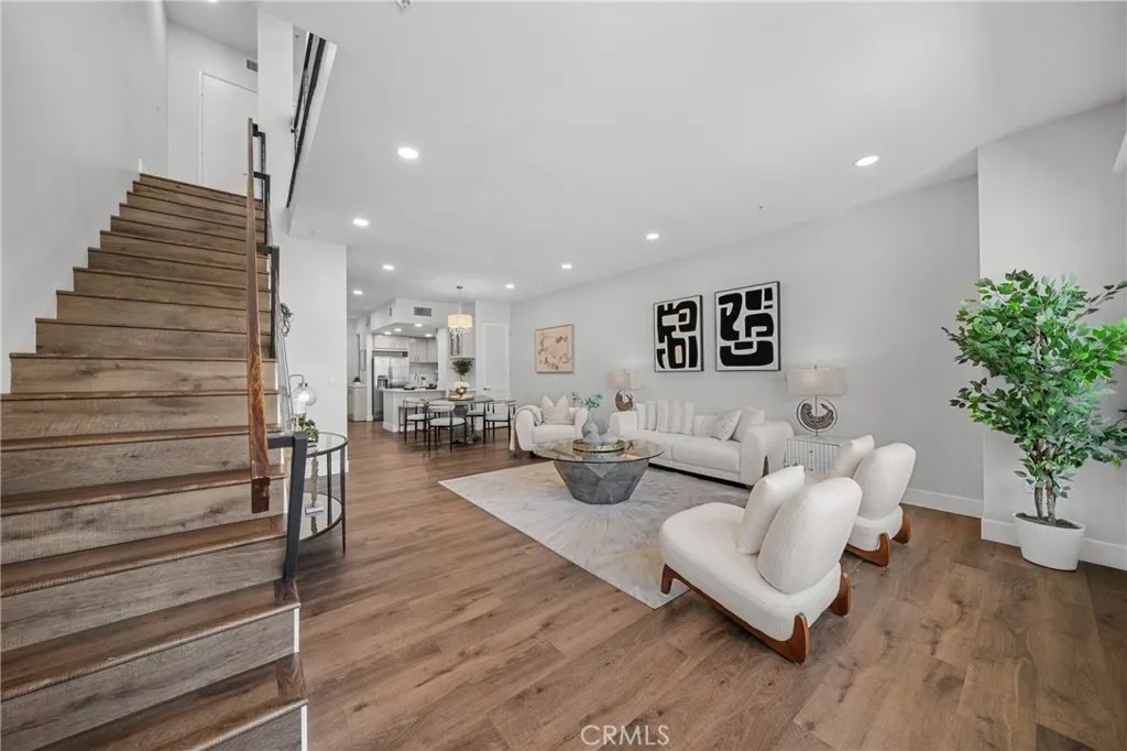 1401 Mission Street 208