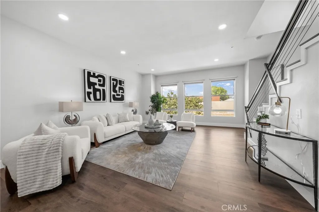 1401 Mission Street 208