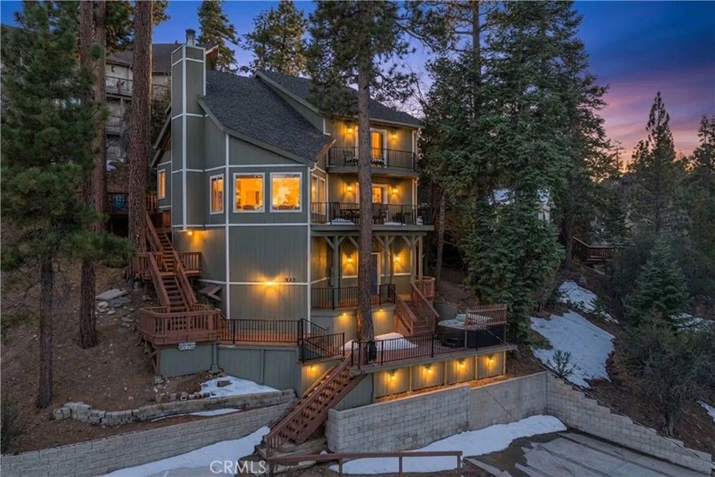 Photo of 852 Cameron Dr, Big Bear Lake, CA 92315 (MLS # IG26042161)