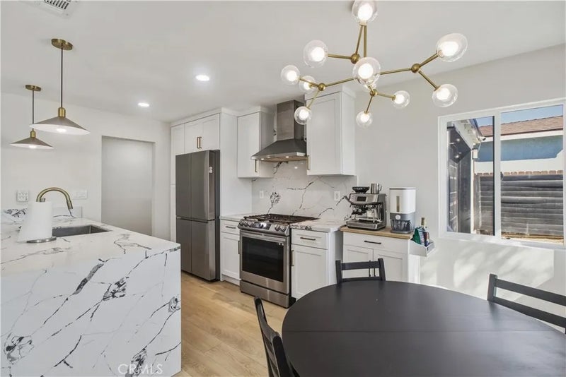 905 E Francis