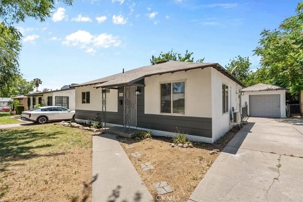 2304 Roxbury Drive