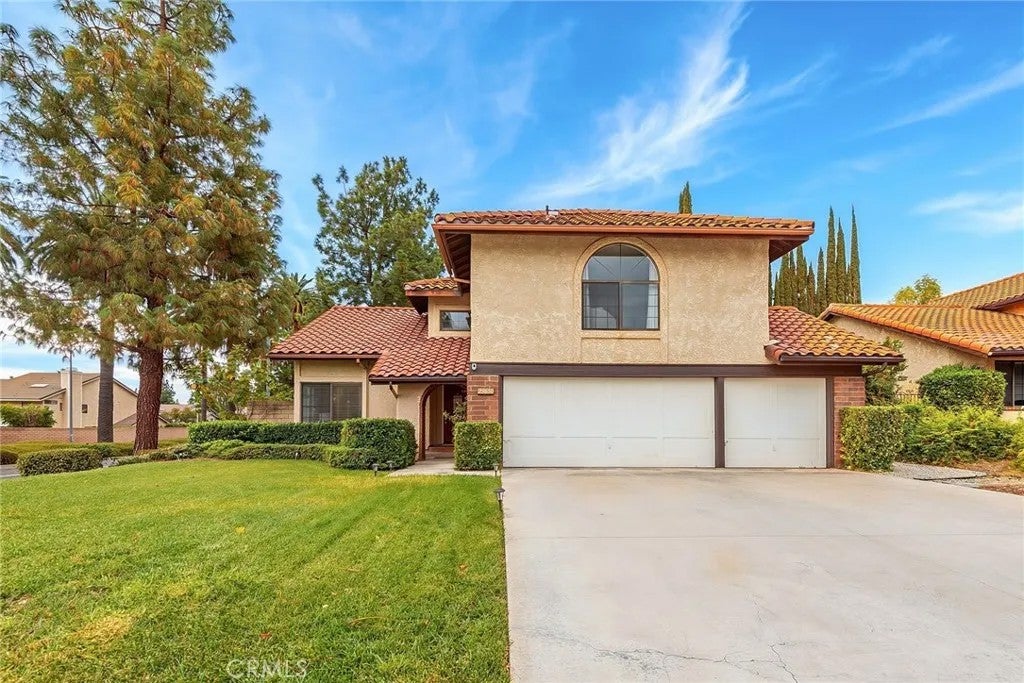 Photo of 23650 Arminta Street, West Hills, CA 91304 (MLS # PF26227540)