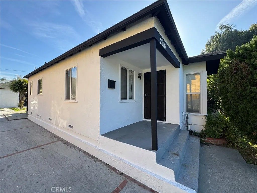 Photo of 2916 Halldale, Los Angeles, CA 90018 (MLS # OC25278602)