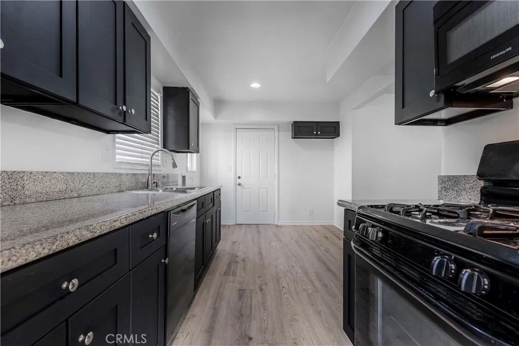 Photo of 2916 Halldale, Los Angeles, CA 90018 (MLS # OC25278602)