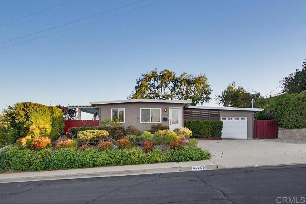 9279 Manor Drive