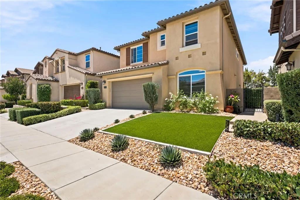 Photo of 38313 Brookdale Way, Murrieta, CA 92563 (MLS # SW26132135)