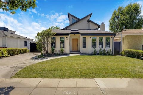 Photo of 335 S Parish Place, Burbank, CA 91506 (MLS # SR26133828)