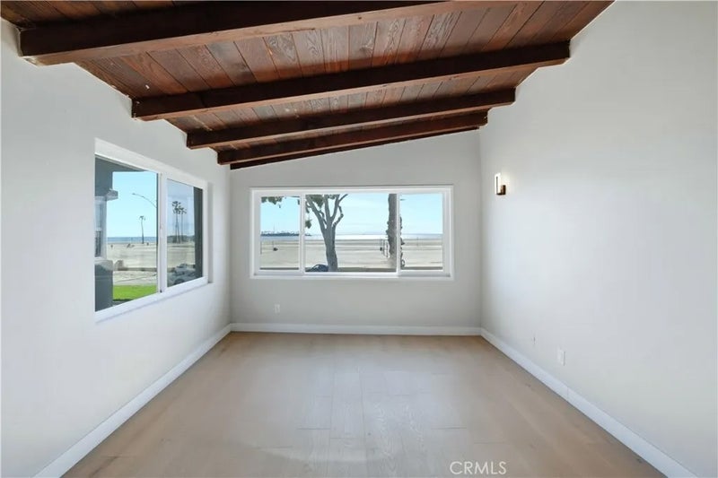 5339 E Ocean