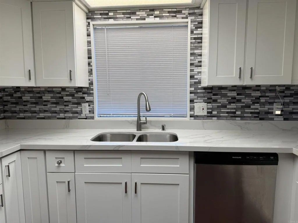 Photo of 2130 Sunset Dr #70, Vista, CA 92081 (MLS # NDP2600335)