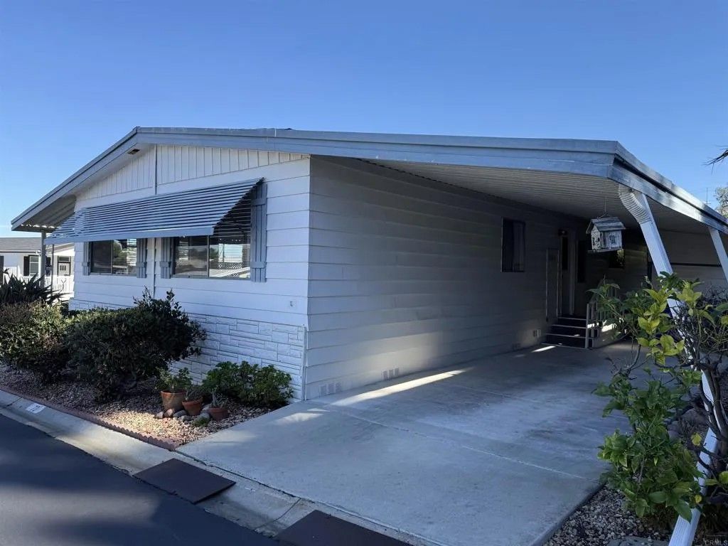 Photo of 2130 Sunset Dr #70, Vista, CA 92081 (MLS # NDP2600335)