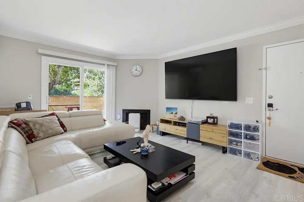 204 Woodland Parkway 122