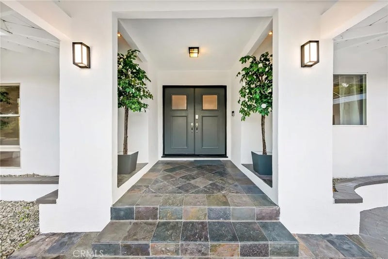 3716 Crownridge
