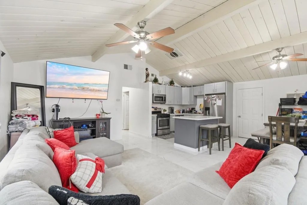 433 E Washington Avenue