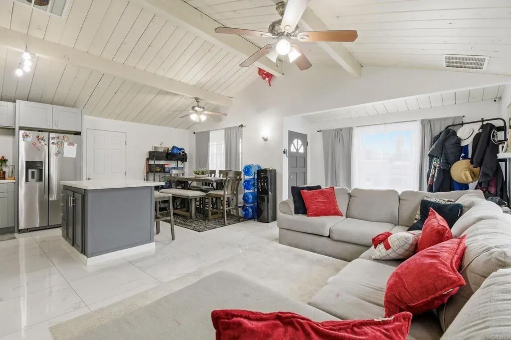 433 E Washington Avenue