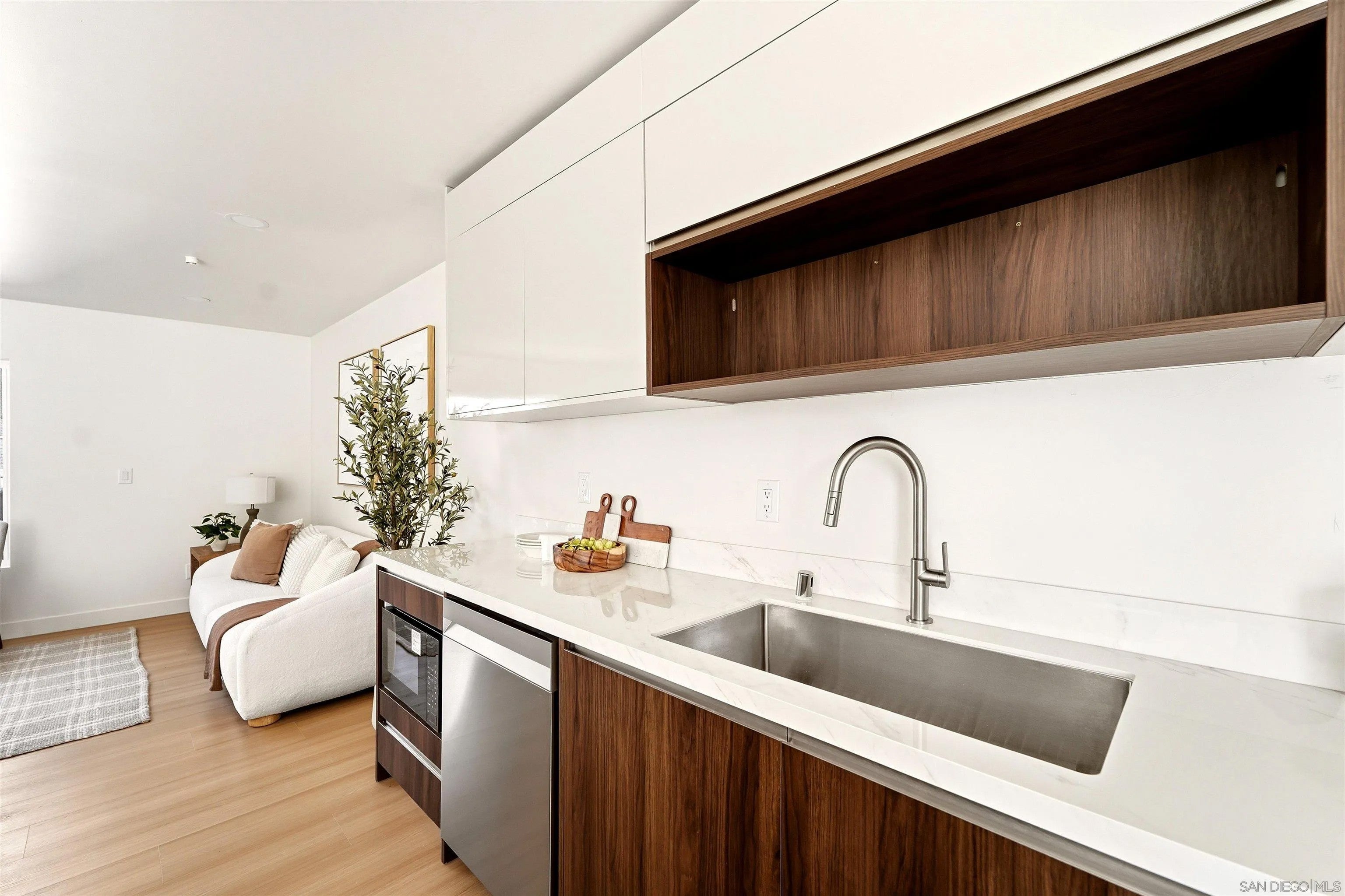 3425 Wilshire Ter