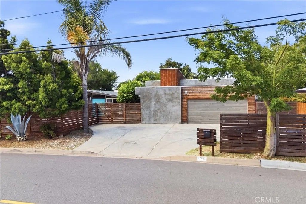 Photo of 196 Santa Clara Drive, Vista, CA 92083 (MLS # PW26093958)