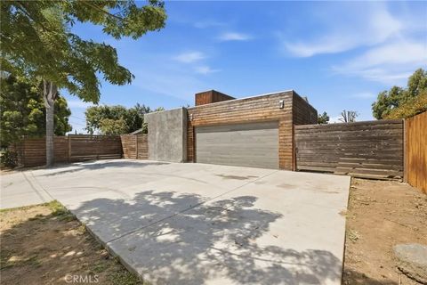 Photo of 196 Santa Clara Drive, Vista, CA 92083 (MLS # PW26093958)
