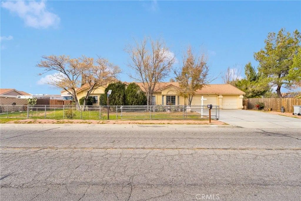 Photo of 9788 9th Avenue, Hesperia, CA 92345 (MLS # CV26018451)