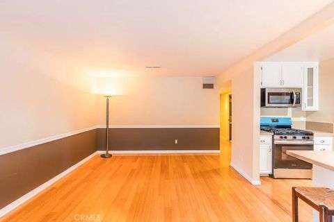 Tiny photo for 23132 Posada Dr, Valencia, CA 91354 (MLS # SR25251781)