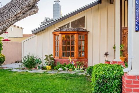 Tiny photo for 23132 Posada Dr, Valencia, CA 91354 (MLS # SR25251781)