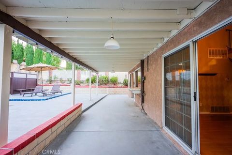 Tiny photo for 23132 Posada Dr, Valencia, CA 91354 (MLS # SR25251781)