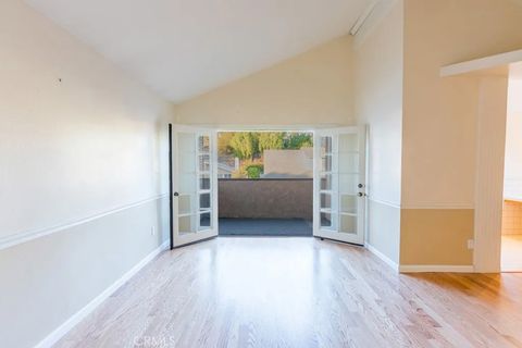 Tiny photo for 23132 Posada Dr, Valencia, CA 91354 (MLS # SR25251781)