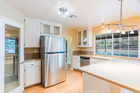 Tiny photo for 23132 Posada Dr, Valencia, CA 91354 (MLS # SR25251781)