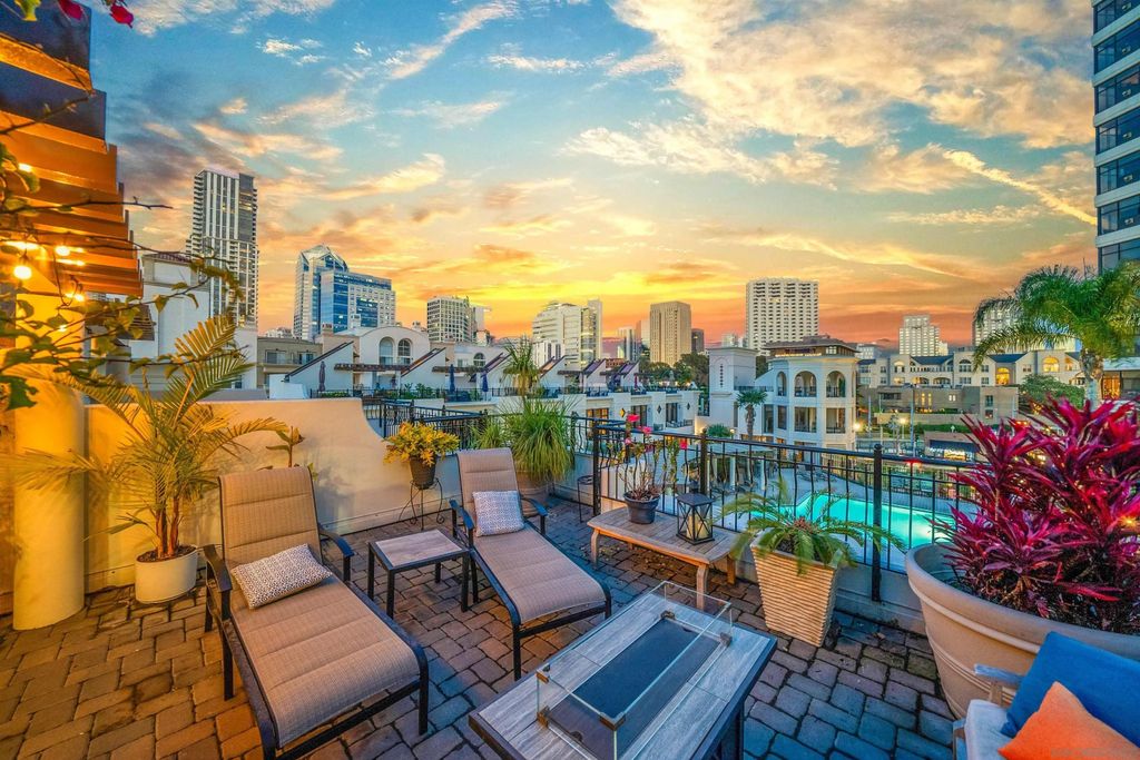 Photo of 700 W Harbor Drive #TH5, San Diego, CA 92101 (MLS # 260008106)